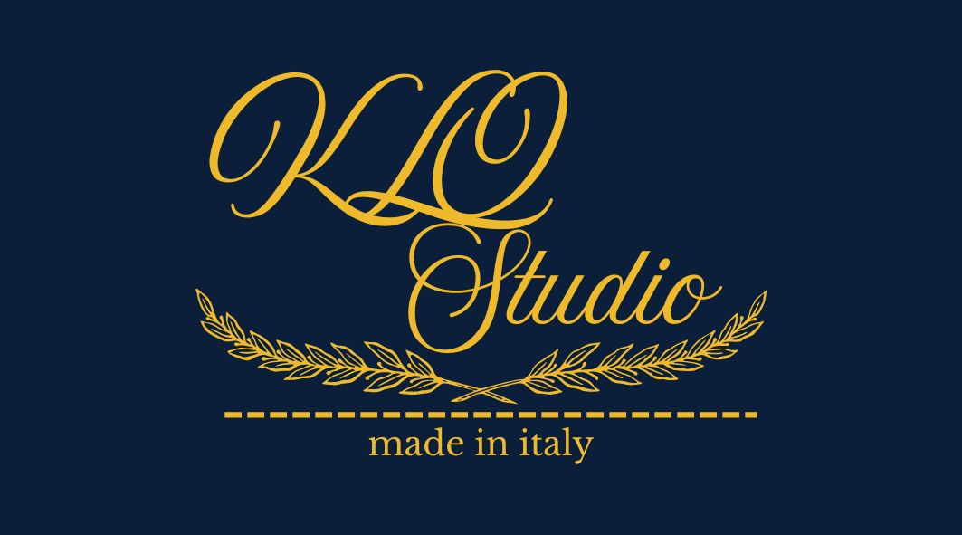 Ambiente dell'atelier durante la creazione di jeans su misura